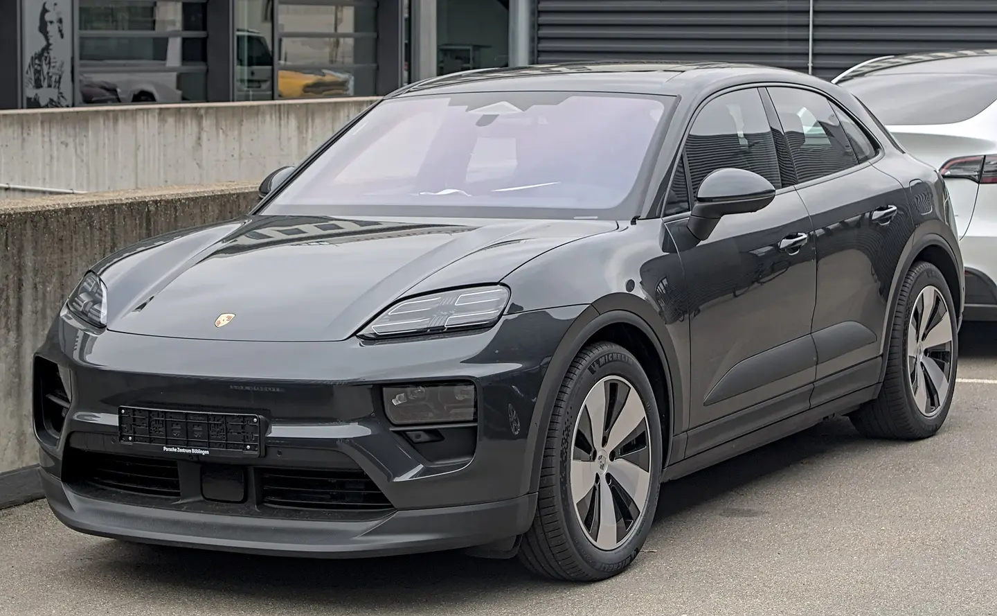 Porsche Macan Electric SUV electrico premium