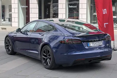 Tesla Model S Plaid berlina deportiva electrica