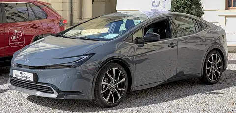 Toyota Prius Plug-in Hybrid gris de la generación actual