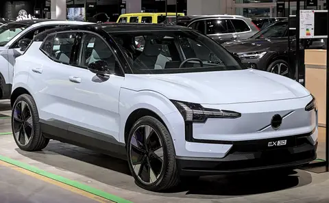 Volvo EX30 SUV compacto electrico
