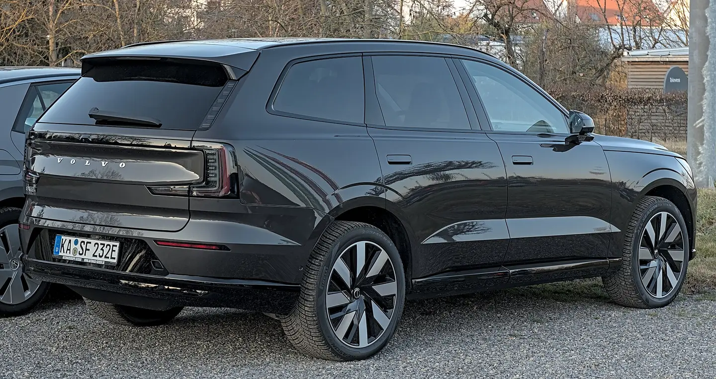 Volvo EX90 SUV grande electrico 7 plazas con LiDAR